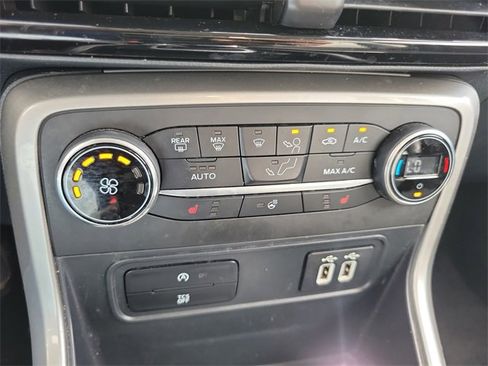 Certified 2021 Ford EcoSport Titanium image 27