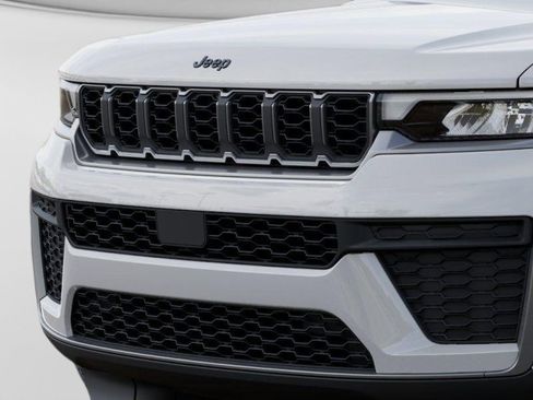 New 2026 Jeep Grand Cherokee Altitude AWD/4WD image 11