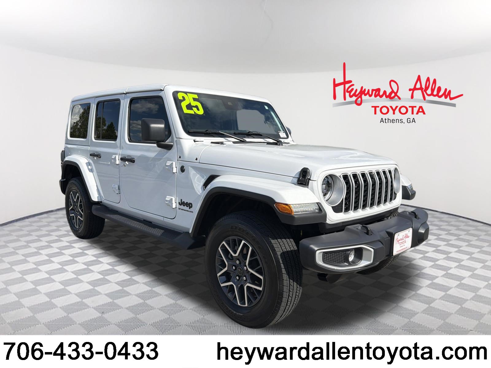 Used 2025 Jeep Wrangler Unlimited Sahara AWD/4WD image 1