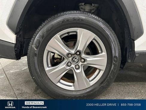 Used 2025 Toyota RAV4 XLE AWD/4WD image 10