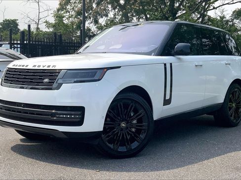 Used 2023 Land Rover Range Rover SE AWD/4WD image 1