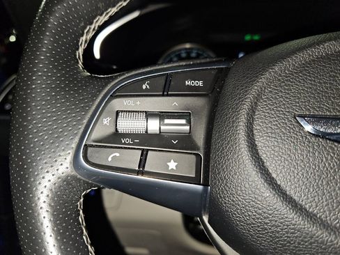 Used 2022 Genesis G70 2.0T image 24