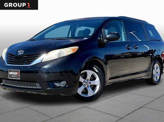 Used 2011 Toyota Sienna LE video 1