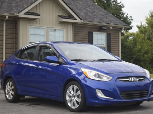 Used 2014 Hyundai Accent GLS w/ Option Group 2 FWD image 4