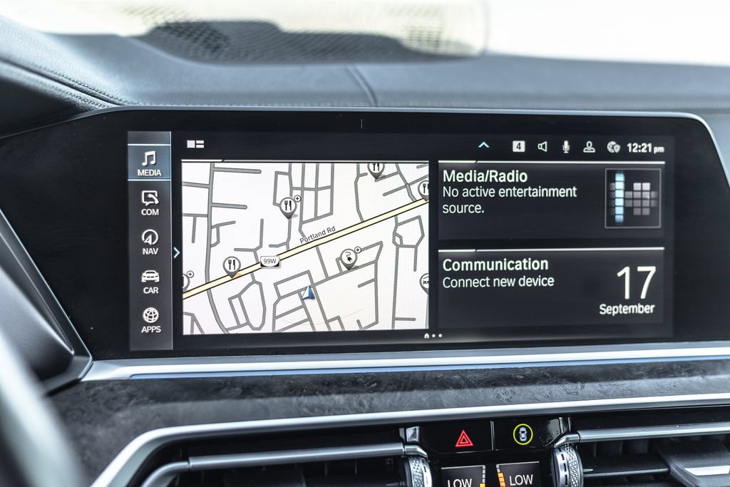 Used 2022 BMW X5 xDrive45e w/ Executive Package AWD/4WD image 12
