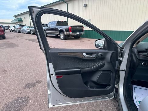 Used 2020 Ford Escape Titanium AWD/4WD image 11