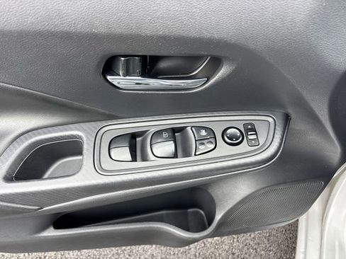 Used 2020 Nissan Versa SV FWD image 13