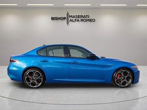 New 2025 Alfa Romeo Giulia Base image 8