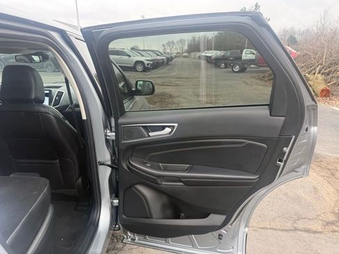 Used 2022 Ford Edge Titanium AWD/4WD image 42