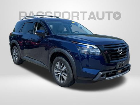 Certified 2024 Nissan Pathfinder SL w/ Black Appearance Package AWD/4WD image 2