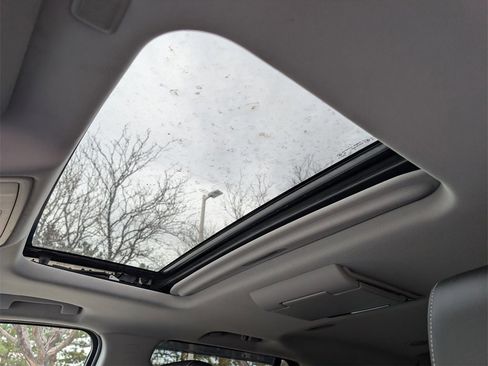 Used 2015 Chevrolet Tahoe LTZ image 13