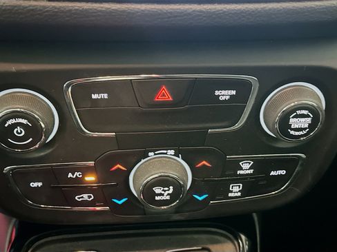 Used 2020 Jeep Compass Limited image 22