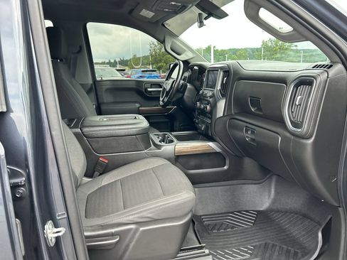 Used 2021 Chevrolet Silverado 1500 LT Trail Boss w/ LPO, Dark Essentials Package AWD/4WD image 15