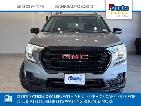 Certified 2023 GMC Terrain SLE w/ Driver Convenience Package AWD/4WD image 3