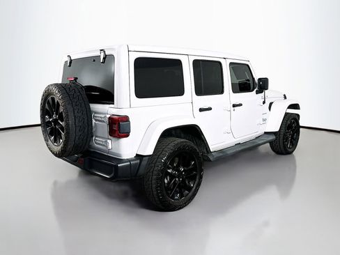 Used 2022 Jeep Wrangler Unlimited Sahara AWD/4WD image 7