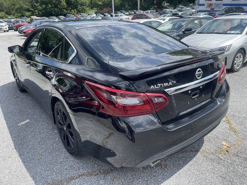 Used 2017 Nissan Altima 2.5 SR w/ Midnight Edition Package FWD image 7