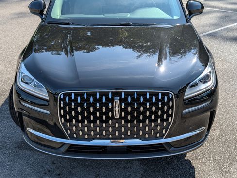 Used 2023 Lincoln Corsair Reserve FWD image 12
