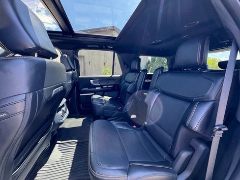 Used 2025 Ford Expedition Tremor AWD/4WD image 32