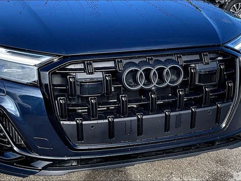 Certified 2025 Audi Q7 3.0T Premium Plus image 11