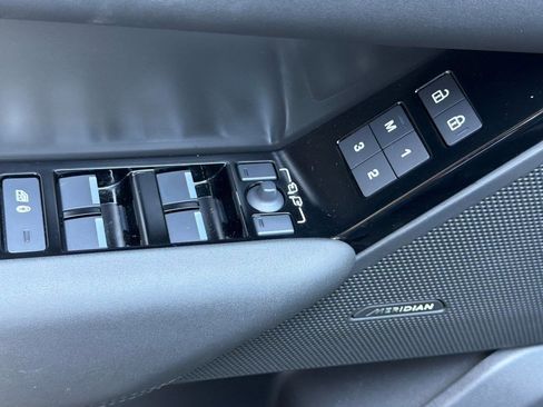 Used 2026 Land Rover Range Rover Velar S AWD/4WD image 14