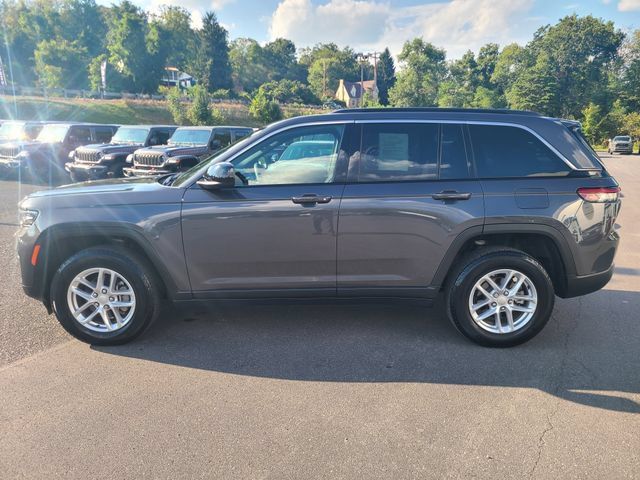 Used 2024 Jeep Grand Cherokee Laredo X w/ Luxury Tech Group I AWD/4WD image 2