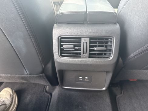Used 2023 Nissan Rogue SL AWD/4WD image 14