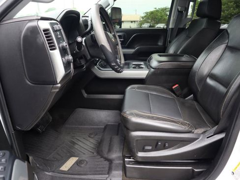 Used 2018 Chevrolet Silverado 2500 LTZ w/ Duramax Plus Package AWD/4WD image 12