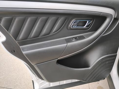 Used 2015 Ford Taurus SEL w/ Equipment Group 201A FWD image 16