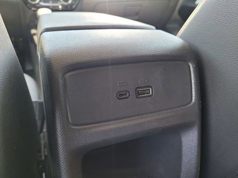 Used 2025 Chevrolet Trax LT w/ LT Convenience Package FWD image 10