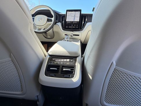 New 2026 Volvo XC60 B5 Ultra w/ Protection Package Premier image 11