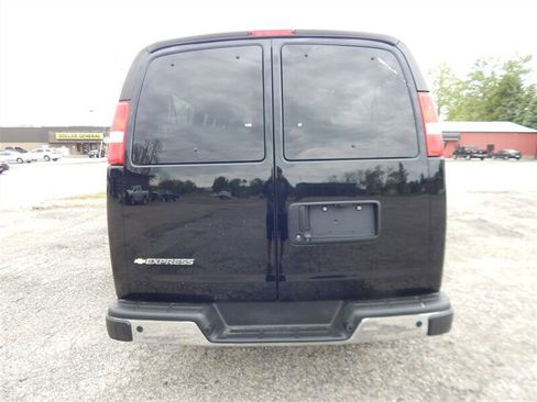 Used 2022 Chevrolet Express 3500 LT w/ LT Preferred Equipment Group RWD image 8