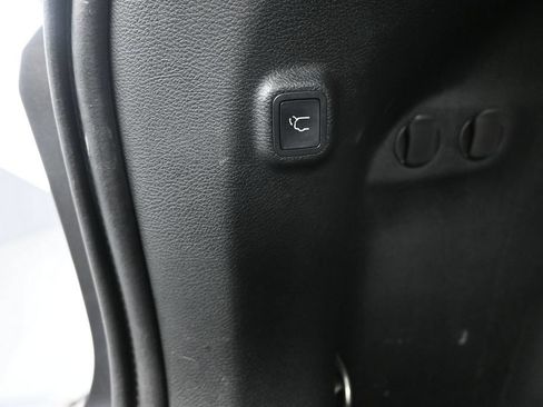 Used 2019 Jeep Cherokee Trailhawk AWD/4WD image 21