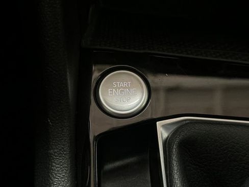 Certified 2023 Volkswagen Taos SE w/ Panoramic Sunroof Package image 27