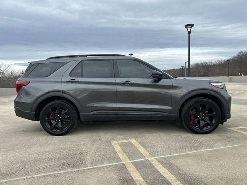 Used 2020 Ford Explorer ST w/ ST High-Performance Pack image 9