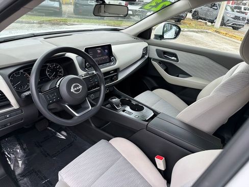 Used 2023 Nissan Rogue SV image 14