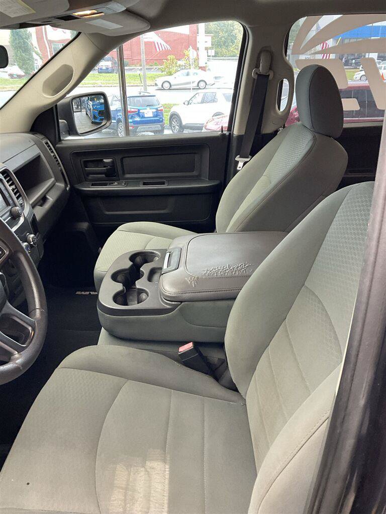 Used 2018 RAM 1500 Express w/ Express Value Package AWD/4WD image 8