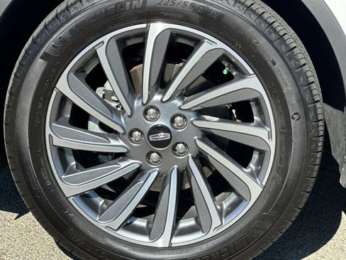 Used 2023 Lincoln Corsair Reserve image 33