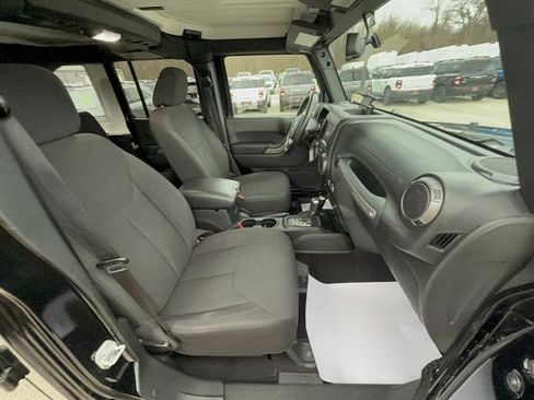 Used 2018 Jeep Wrangler Unlimited Sport image 22