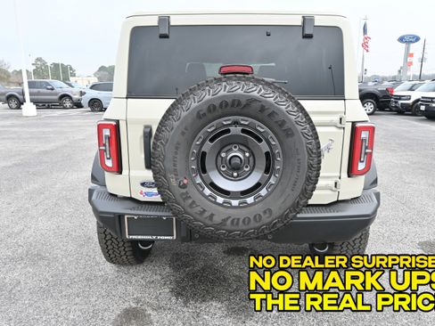 New 2025 Ford Bronco Badlands AWD/4WD image 4