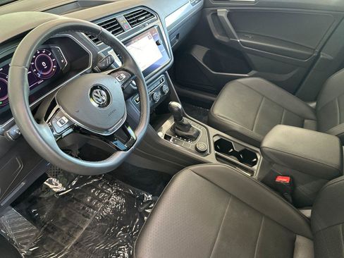Used 2020 Volkswagen Tiguan SEL w/ 3rd Row Seat Package AWD/4WD image 9