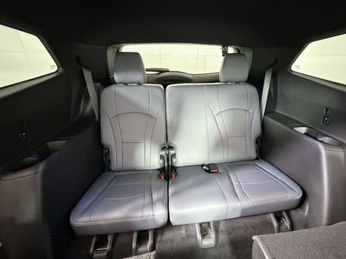 Used 2023 Buick Enclave Essence w/ Sport Touring Edition image 7