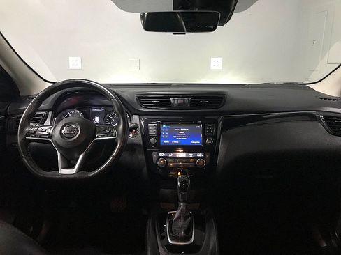 Used 2017 Nissan Rogue Sport SL w/ SL Premium Package AWD/4WD image 21