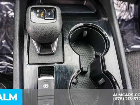 Used 2024 Nissan Rogue SV FWD image 43