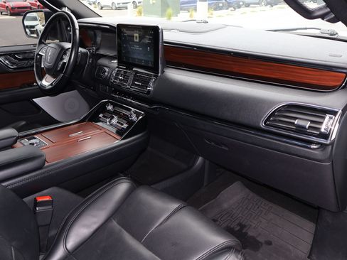 Used 2021 Lincoln Navigator Reserve w/ Luxury Package AWD/4WD image 33