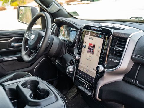 Used 2025 RAM 1500 Laramie image 15