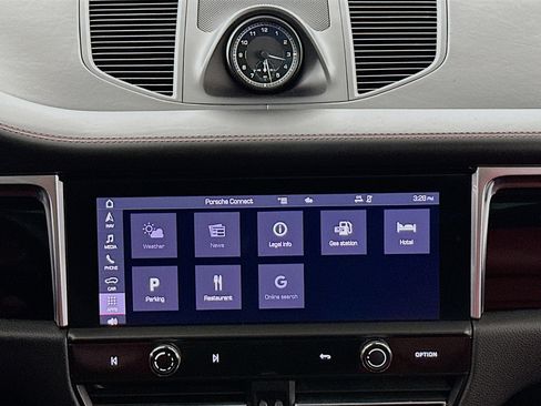 Used 2024 Porsche Macan Premium Plus AWD image 12