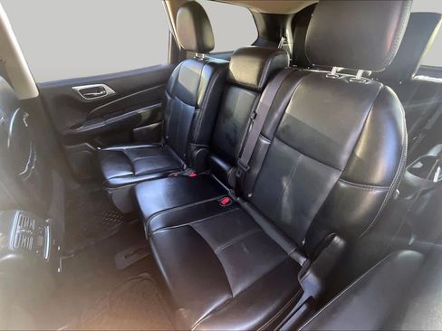 Used 2017 Nissan Pathfinder Platinum w/ Midnight Edition Package FWD image 18