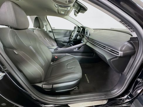 Used 2022 Hyundai Elantra Blue w/ Preferred Accessory Package image 29