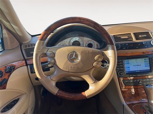 Used 2008 Mercedes-Benz E 350 4MATIC Sedan image 12