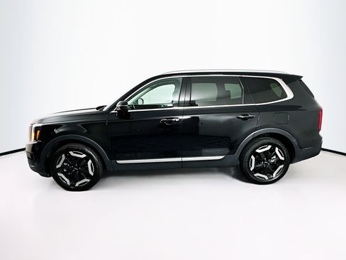 Used 2025 Kia Telluride S FWD image 4